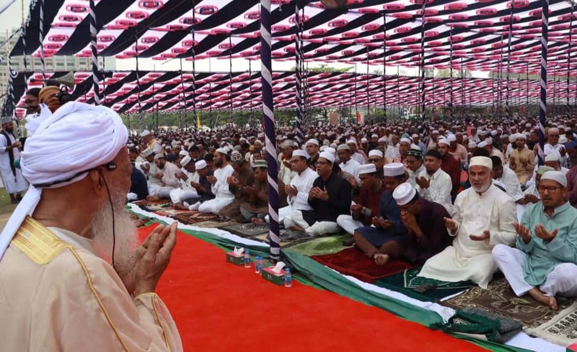 খুলনায় ঈদের প্রধান জামাত অনুষ্ঠিত