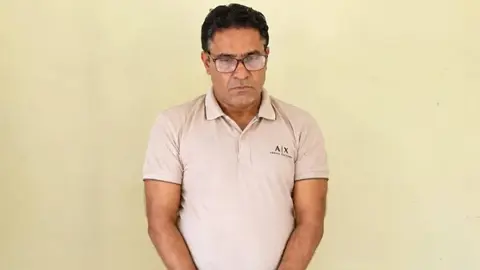 দিঘলিয়ায় চা খেয়ে ফেরার পথে দুর্বৃত্তদের গুলিতে চরমপন্থি নেতা নিহত 