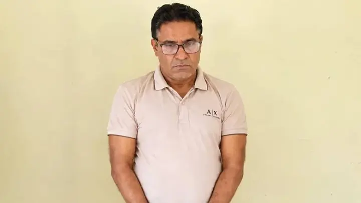 দিঘলিয়ায় চা খেয়ে ফেরার পথে দুর্বৃত্তদের গুলিতে চরমপন্থি নেতা নিহত