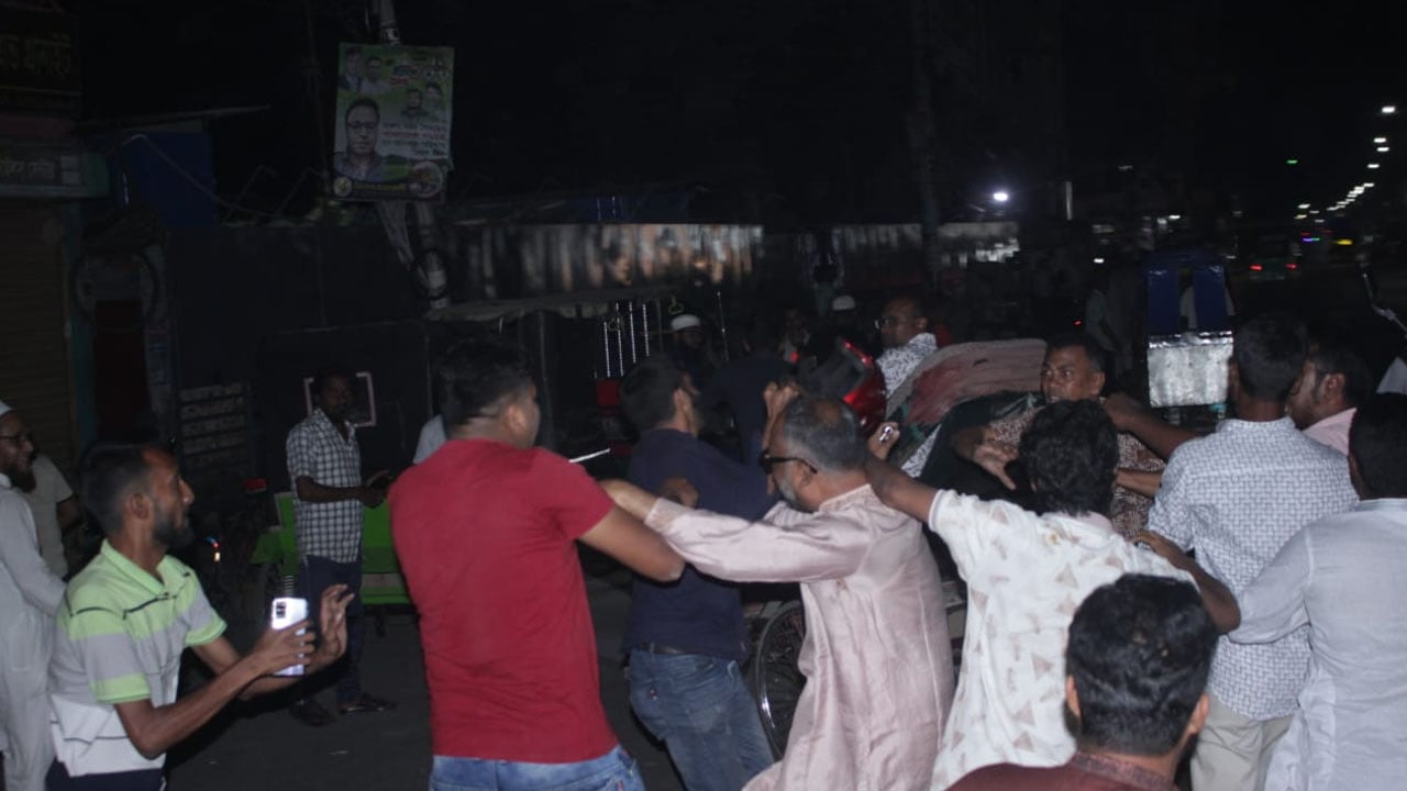 ক্লাব উদ্ধার নিয়ে গণঅধিকার-বৈষম্যবিরোধী ছাত্র আন্দোলনের সংঘর্ষে আহত ৬