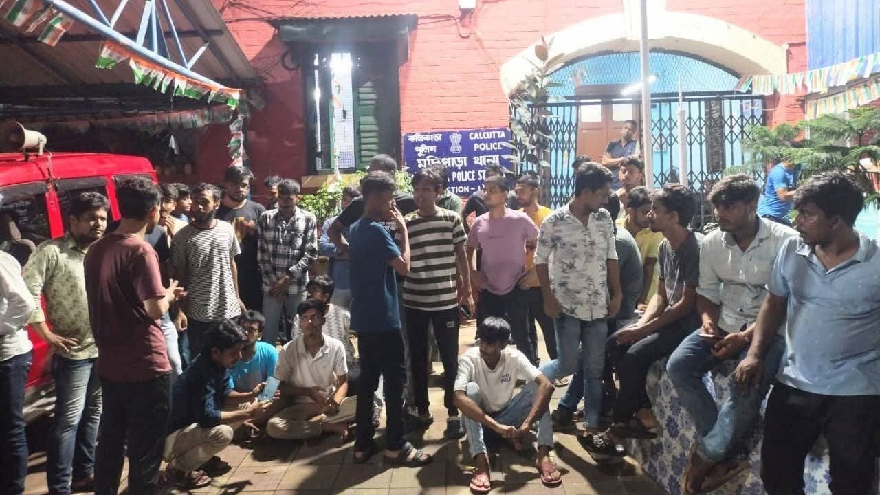 বাংলাদেশি-রোহিঙ্গা তকমা দিয়ে কারমাইকেলের শিক্ষার্থীদের ওপর হামলা