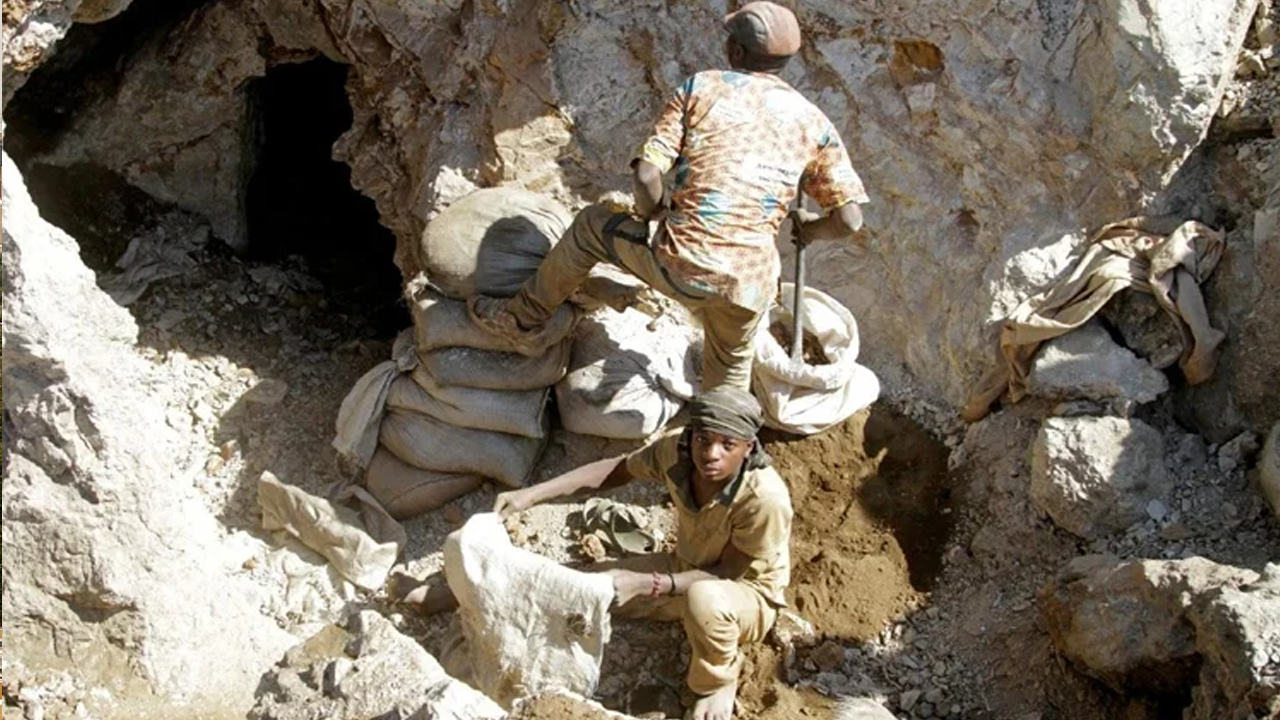 কঙ্গোতে খনি ধসে অন্তত ৬ জনের মৃত্যু