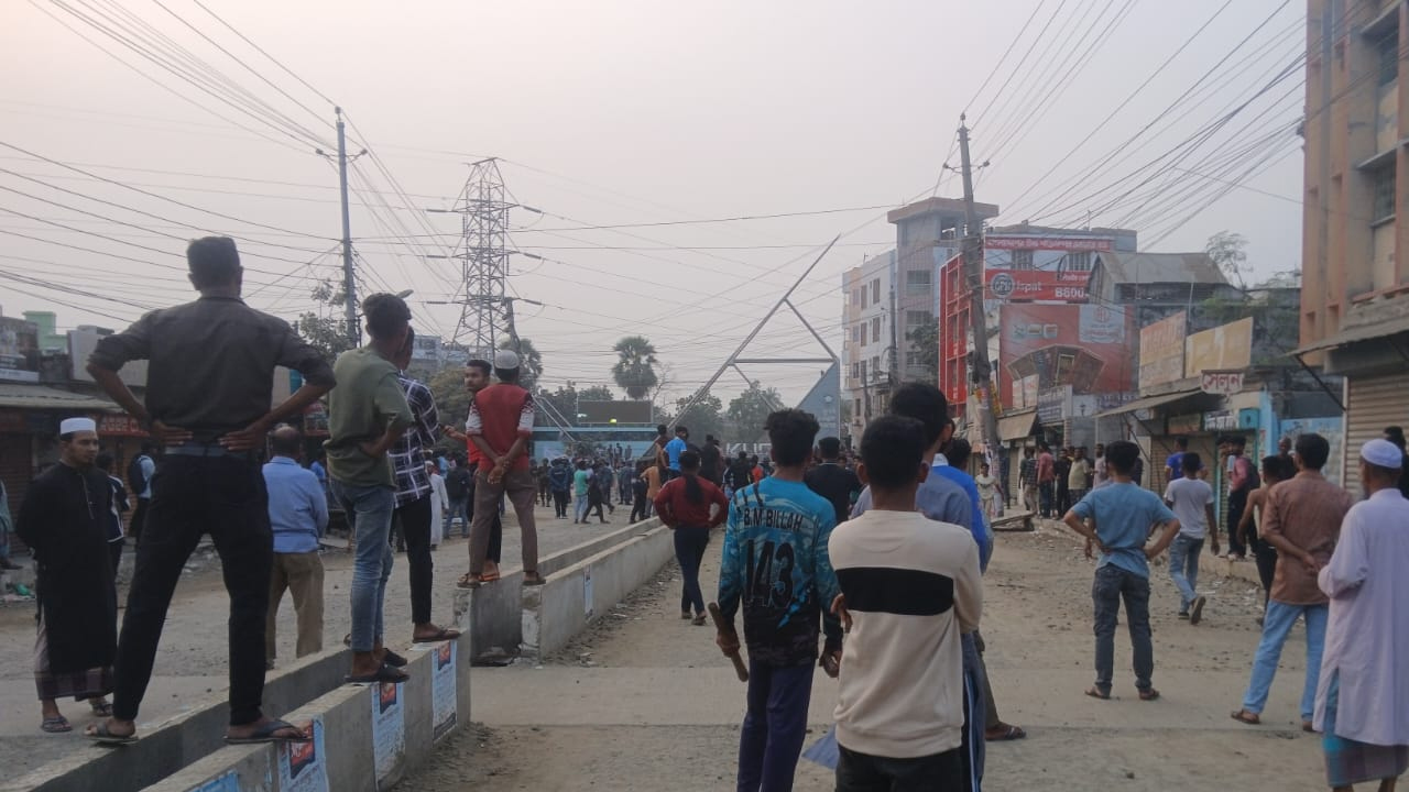 কুয়েটে ছাত্রদল-শিক্ষার্থীদের সংঘর্ষে আহত ১৫