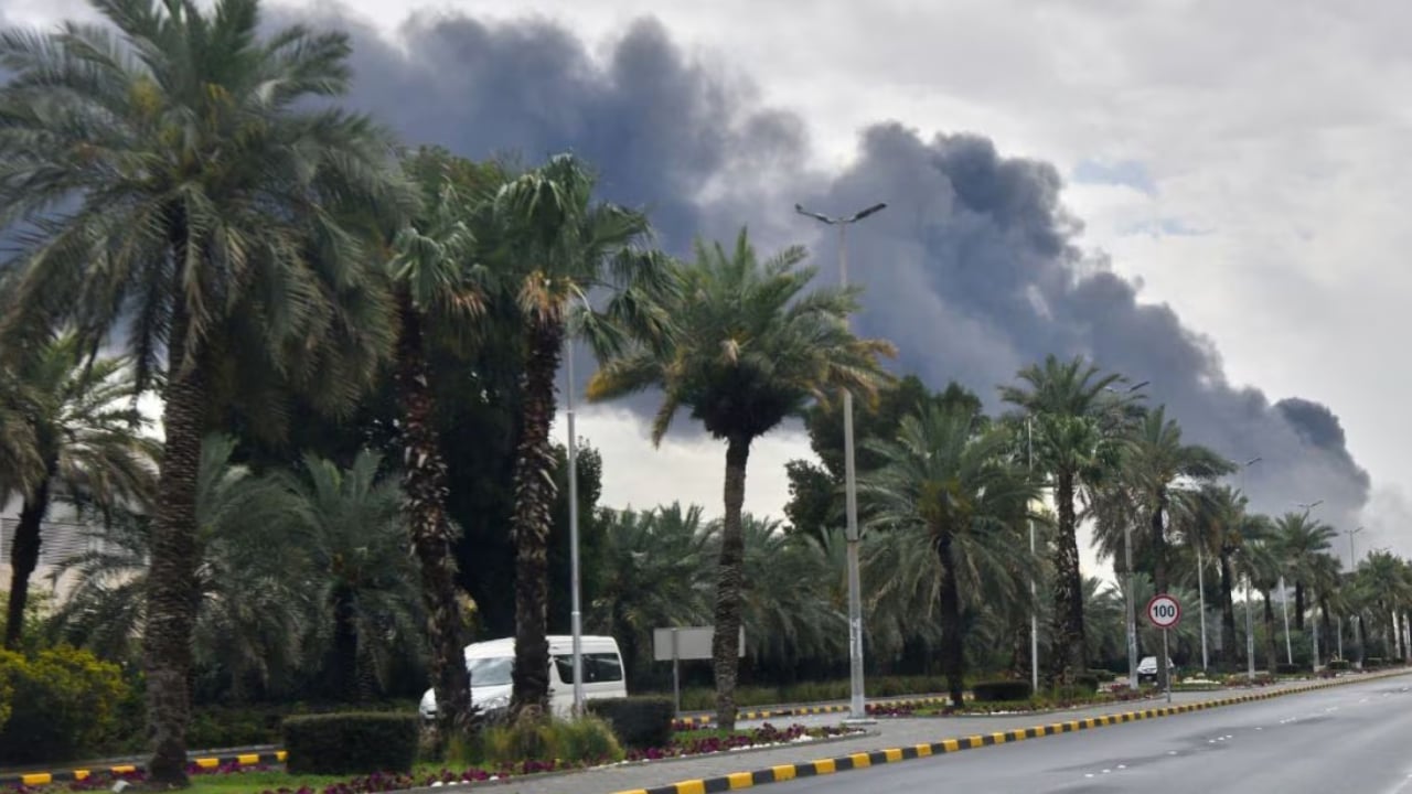 কুয়েতে বিদ্যুৎ ও পানি বিশুদ্ধকরণ প্লান্টে ইরানের হামলা, শ্রমিক নিহত