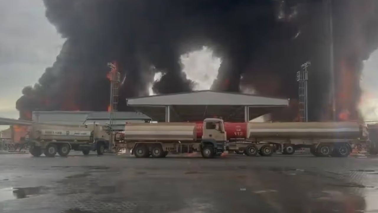 কুয়েত বিমানবন্দরে ফের ড্রোন হামলা, জ্বালানি ট্যাংকে আগুন