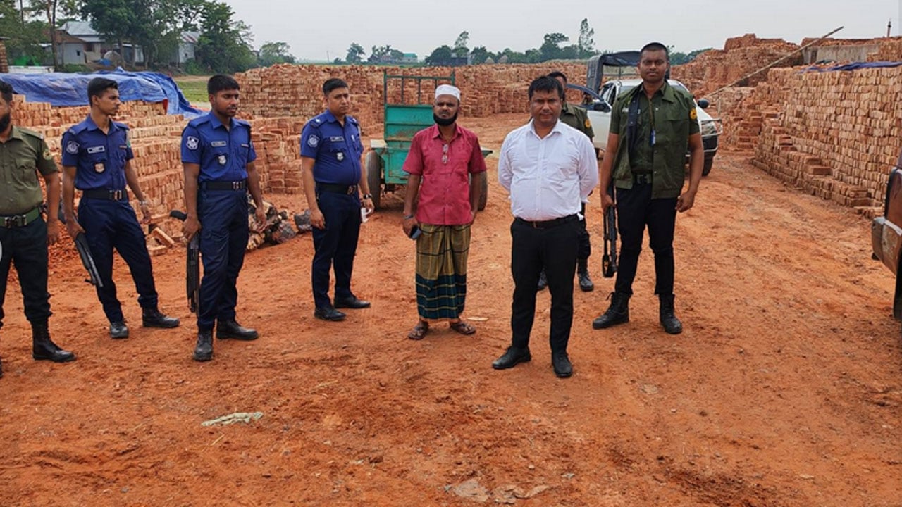 লাখাইয়ে দুই ইটভাটাকে ছয় লাখ টাকা জরিমানা