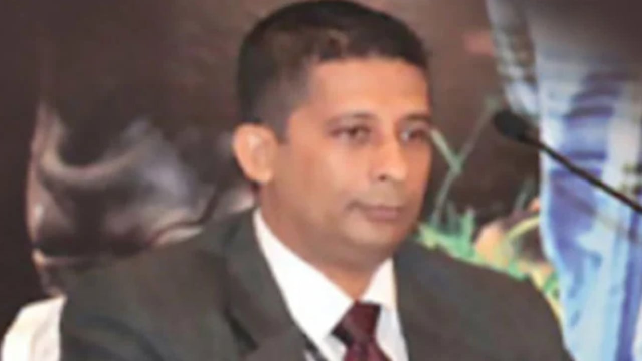 শ্রীলঙ্কার সাবেক গোয়েন্দা প্রধান গ্রেপ্তার