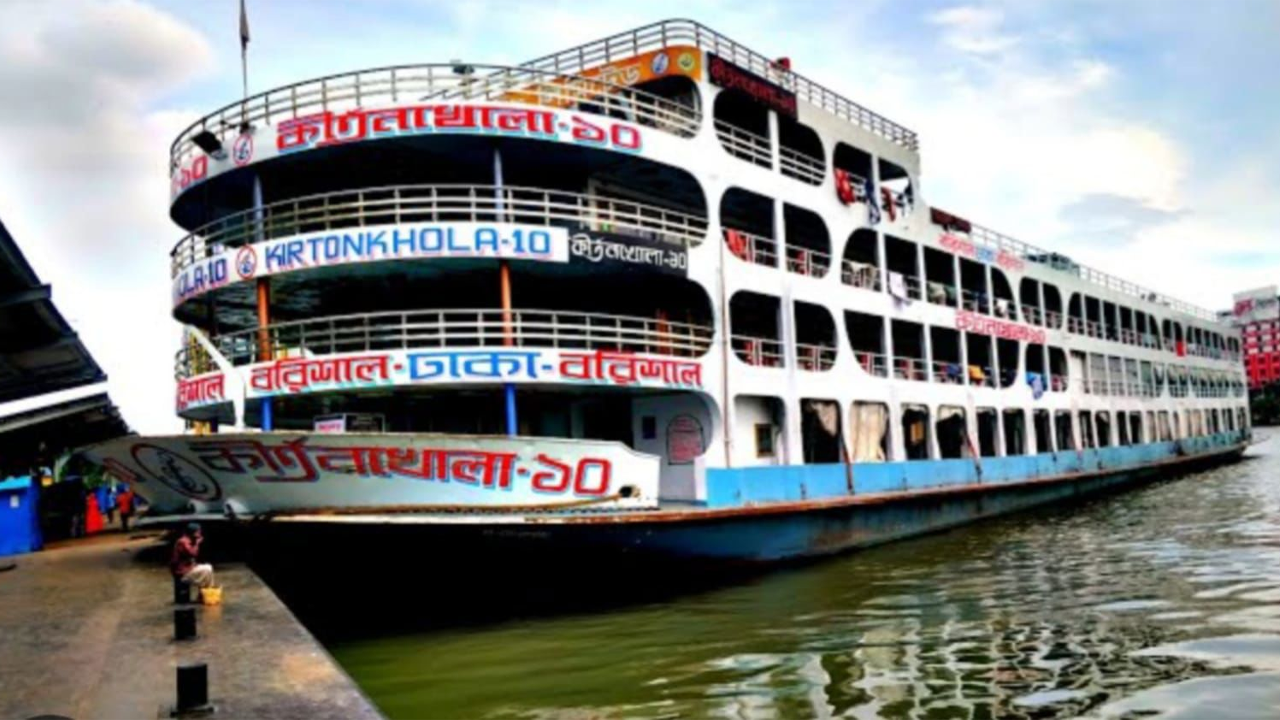 চরমোনাই মাহফিলে আসা লঞ্চে আগুন