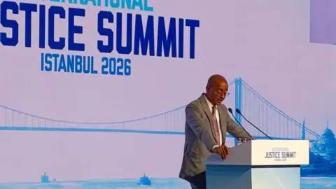 বৈশ্বিক সংকট মোকাবিলায় দায়িত্ব ভাগ করে নিতে হবে: আইনমন্ত্রী