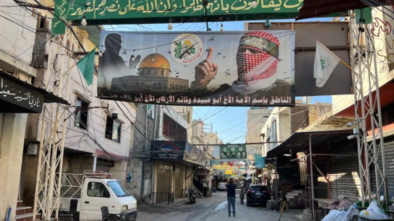 লেবাননে ইসরাইলি হামলায় হিজবুল্লাহ কমান্ডারসহ নিহত ১২