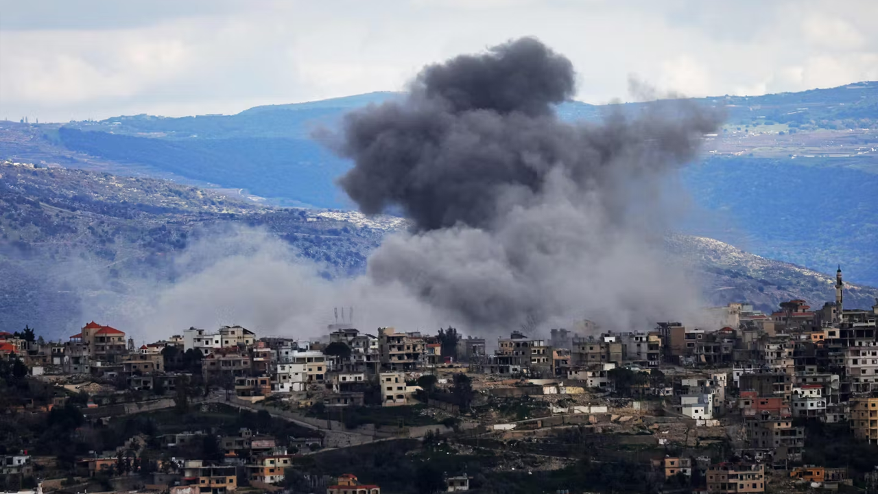 ইসরাইলের হামলার সতর্কবার্তা, দক্ষিণ লেবাননে ঘরবাড়ি ছাড়ছেন হাজারো মানুষ