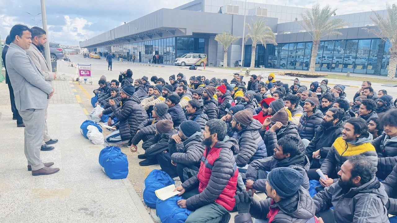 লিবিয়া থেকে ফিরছেন ১৭৫ বাংলাদেশি