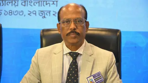 ঢাকা সেন্ট্রাল ইউনিভার্সিটির নতুন ভিসি হলেন লুৎফর রহমান