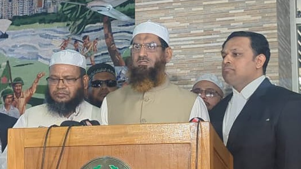 আচরণবিধি লঙ্ঘন ইস্যুতে ইসিতে ব্যাখ্যা দিলেন মামুনুল হক