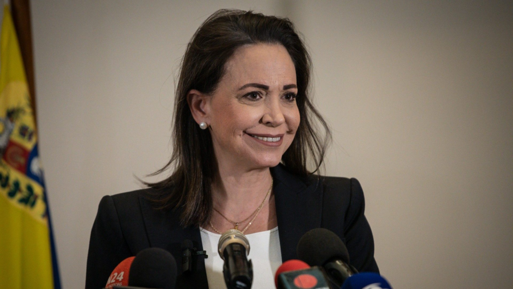 তবে কি ভেনেজুয়েলায় মাচাদোকে ক্ষমতায় বসাতে চান ট্রাম্প?