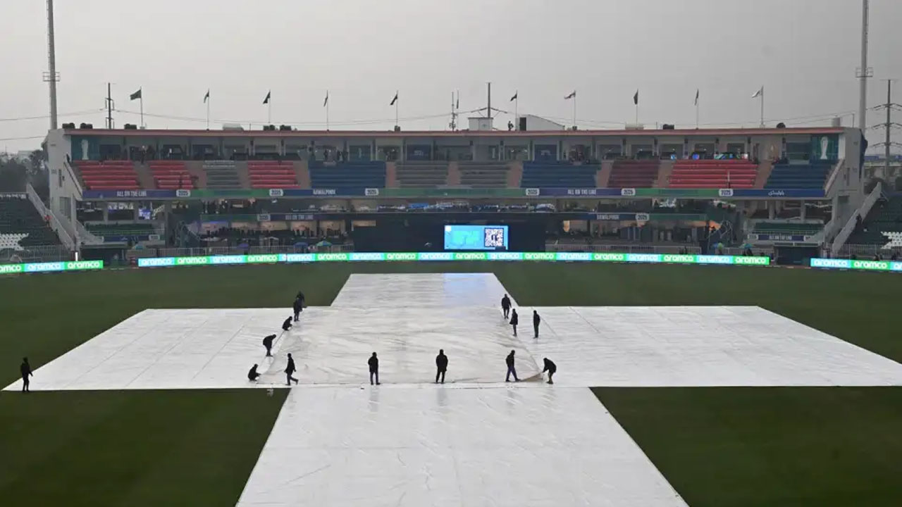 বৃষ্টি বাধায় বাংলাদেশ-পাকিস্তান ম্যাচ