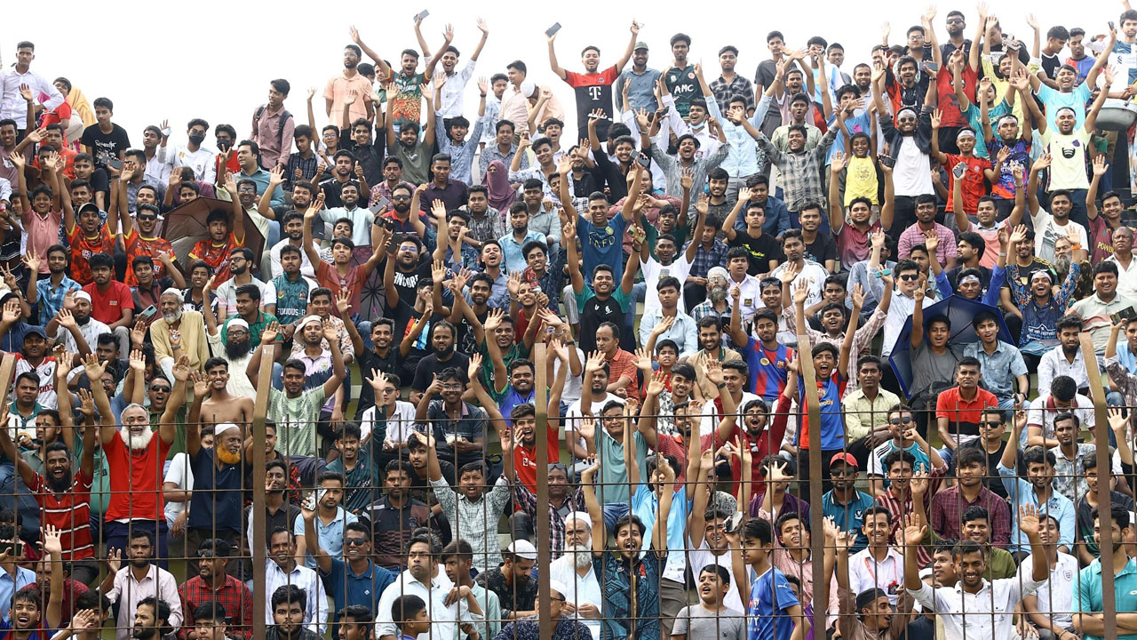 বৈশাখী ঝড়ে খেলা বন্ধ