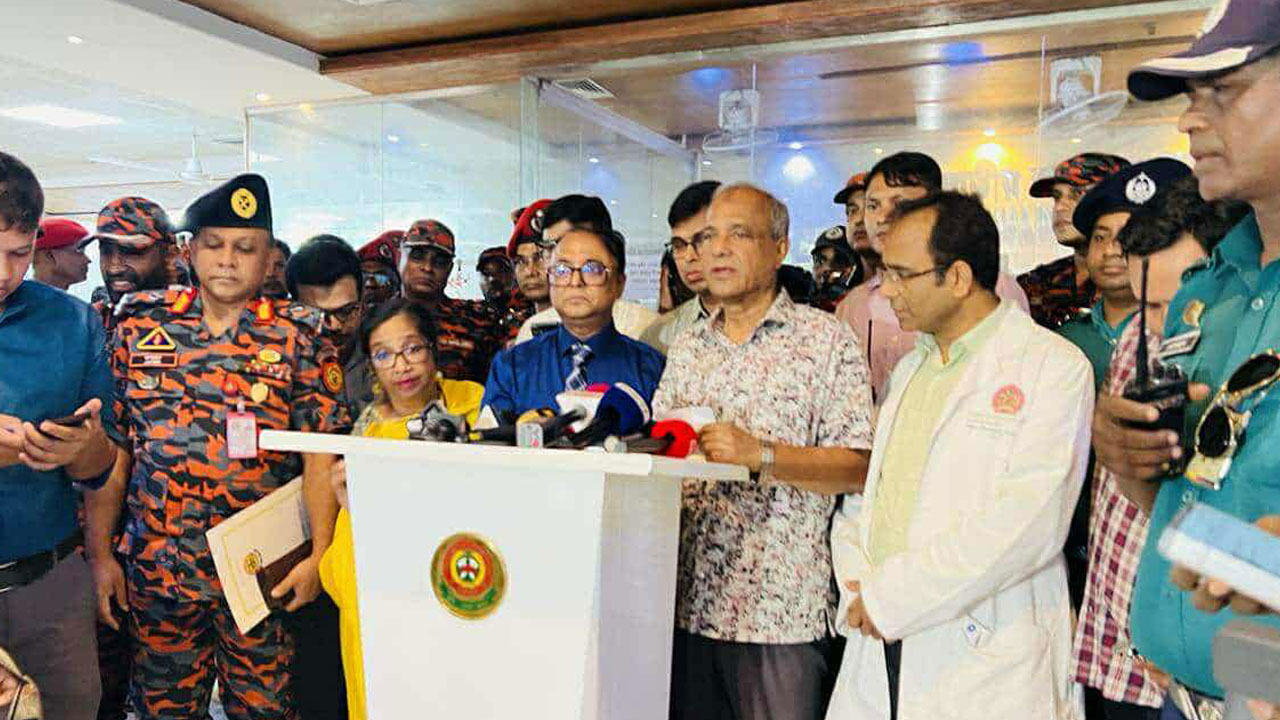 দগ্ধ ফায়ার কর্মীদের সর্বোচ্চ চিকিৎসা নিশ্চিত করা হবে: স্বরাষ্ট্র উপদেষ্টা