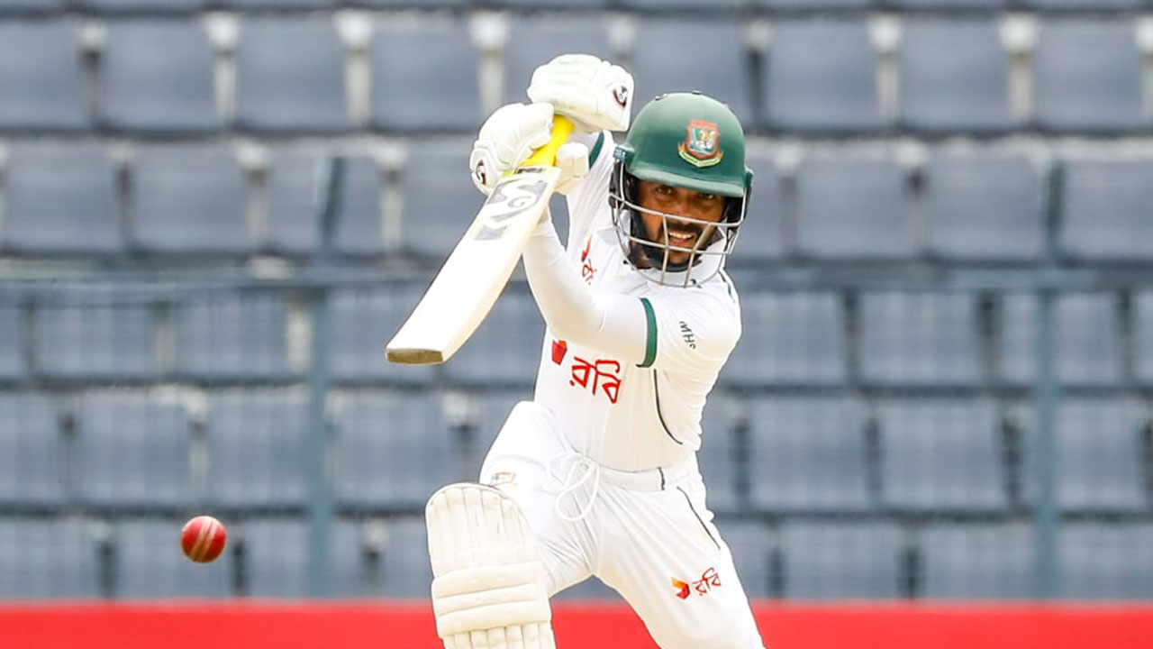 জীবন পেয়ে ফিফটি, বড় হলো না ইনিংস