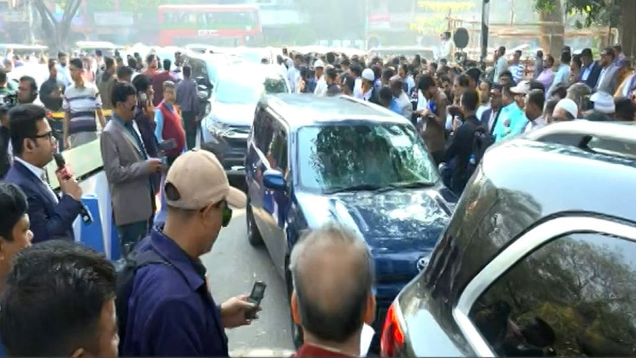 শপথ নিতে সংসদ ভবনে আসছেন নবনির্বাচিত এমপিরা