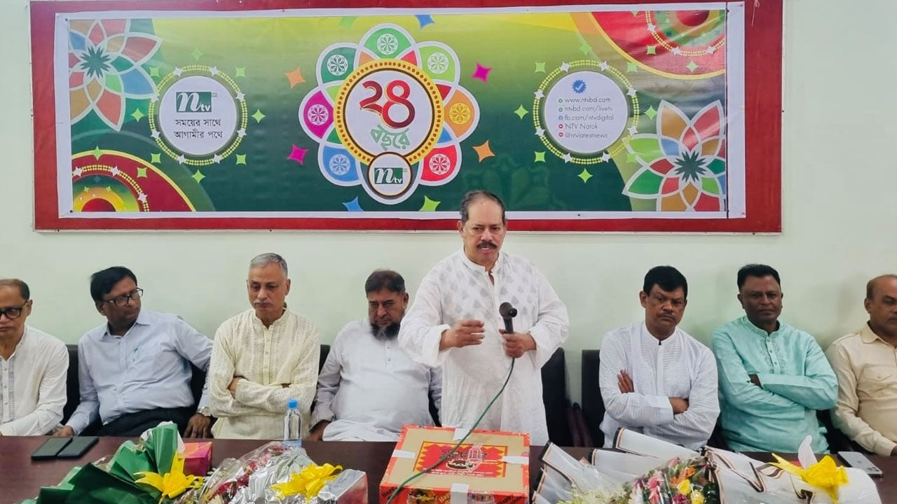 তথ্যের অবাধ প্রবাহ নিশ্চিত না হলে গণতন্ত্র ঝুঁকিতে পড়ে: সরোয়ার