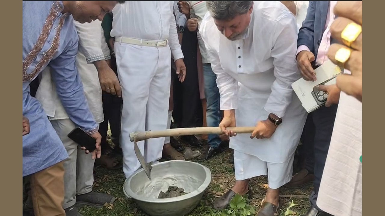 জিয়াউর রহমানের ১৯ দফা কর্মসূচির আওতায় রাজৈরে খাল খনন কাজের উদ্বোধন