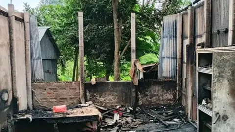 ‘নেশার টাকা না দেওয়ায়’ ঘরে আগুন, মাদকাসক্ত তরুণ গ্রেপ্তার
