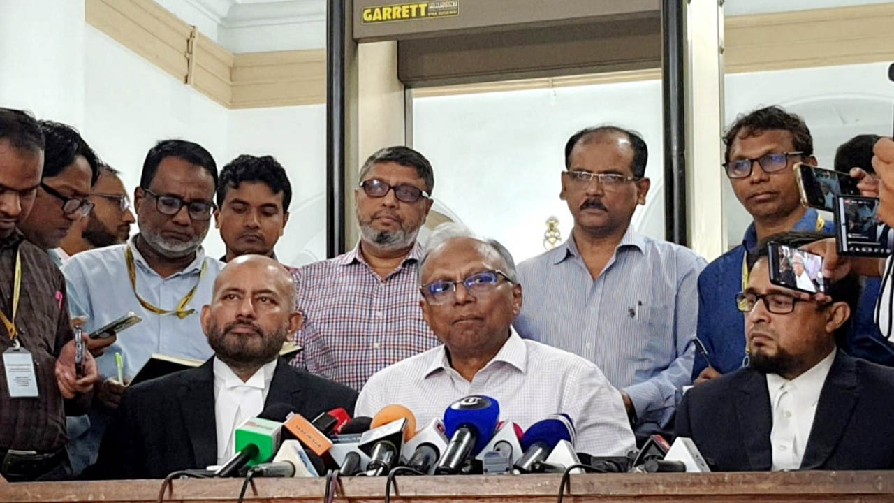 হাসিনার পরিকল্পনায় আদালতকে ব্যবহার করে খালেদা জিয়াকে বাড়ি থেকে উচ্ছেদ