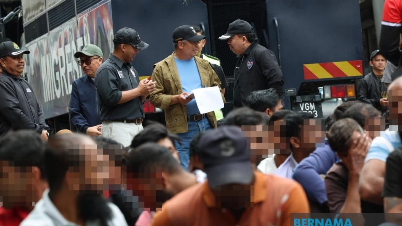 মালয়েশিয়ায় ১৭৪ বাংলাদেশি গ্রেপ্তার