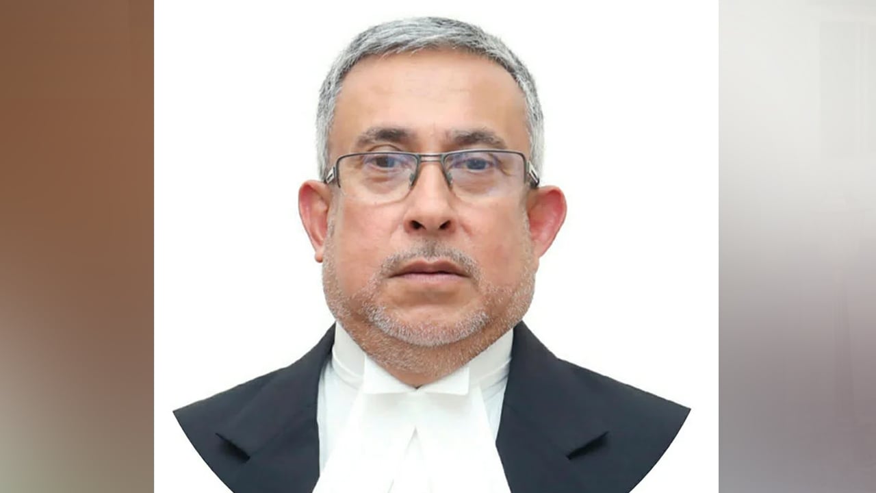 রাষ্ট্রপতির কাছে পদত্যাগপত্র পাঠিয়েছেন বিচারপতি মামনুন রহমান