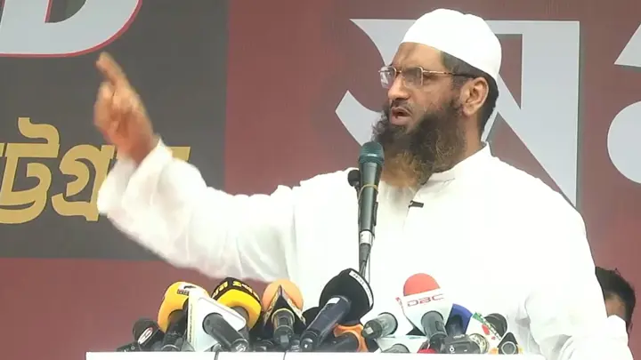 হাত-পায়ে ধরে বলব সঠিক পথে আসুন, পরে ঘাড় ধরতেও হাত কাঁপবে না: মামুনুল হক
