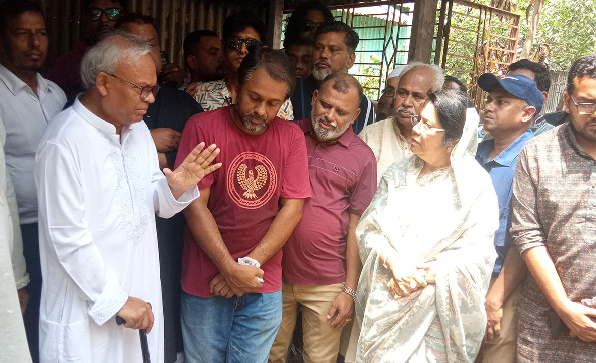 আ. লীগের ভবিষ্যৎ রাজনীতির দায়িত্ব এখন অন্তর্বর্তী সরকারের হাতে: রিজভী