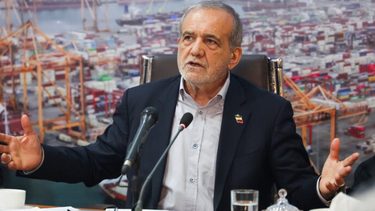 ইরানে বিক্ষোভ, সবাইকে ঐক্যবদ্ধ থাকার আহ্বান প্রেসিডেন্টের