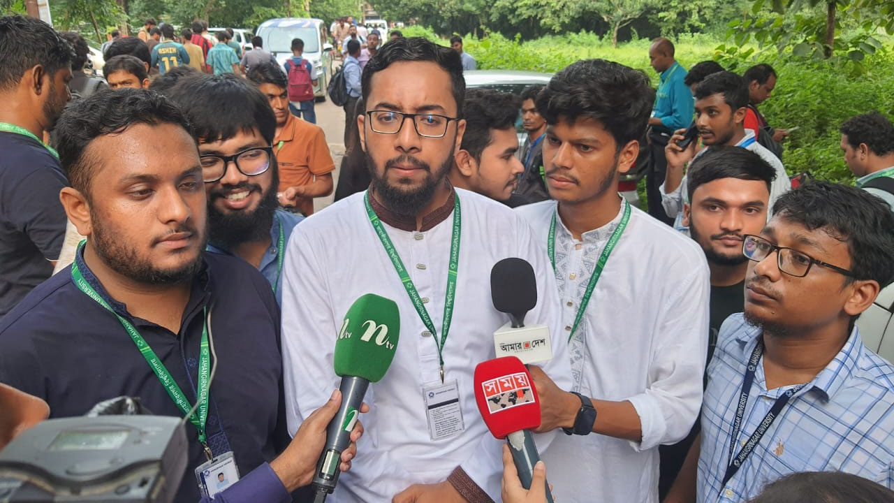শেষ পর্যন্ত নির্বাচনে থাকার ঘোষণা জাবি শিবিরের