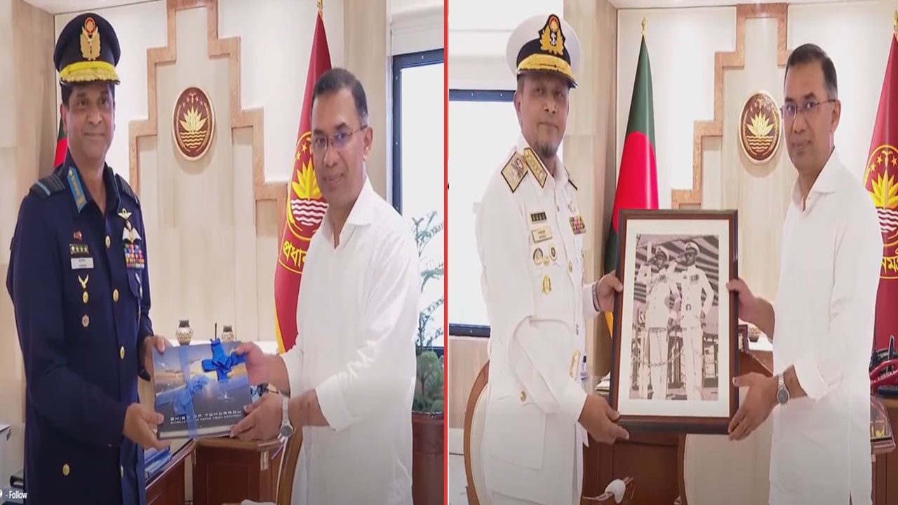 প্রধানমন্ত্রীর সঙ্গে বিমান ও নৌ বাহিনী প্রধানের সাক্ষাৎ