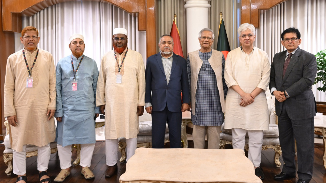 প্রধান উপদেষ্টার আমন্ত্রণে যমুনায় জামায়াতের প্রতিনিধি দল