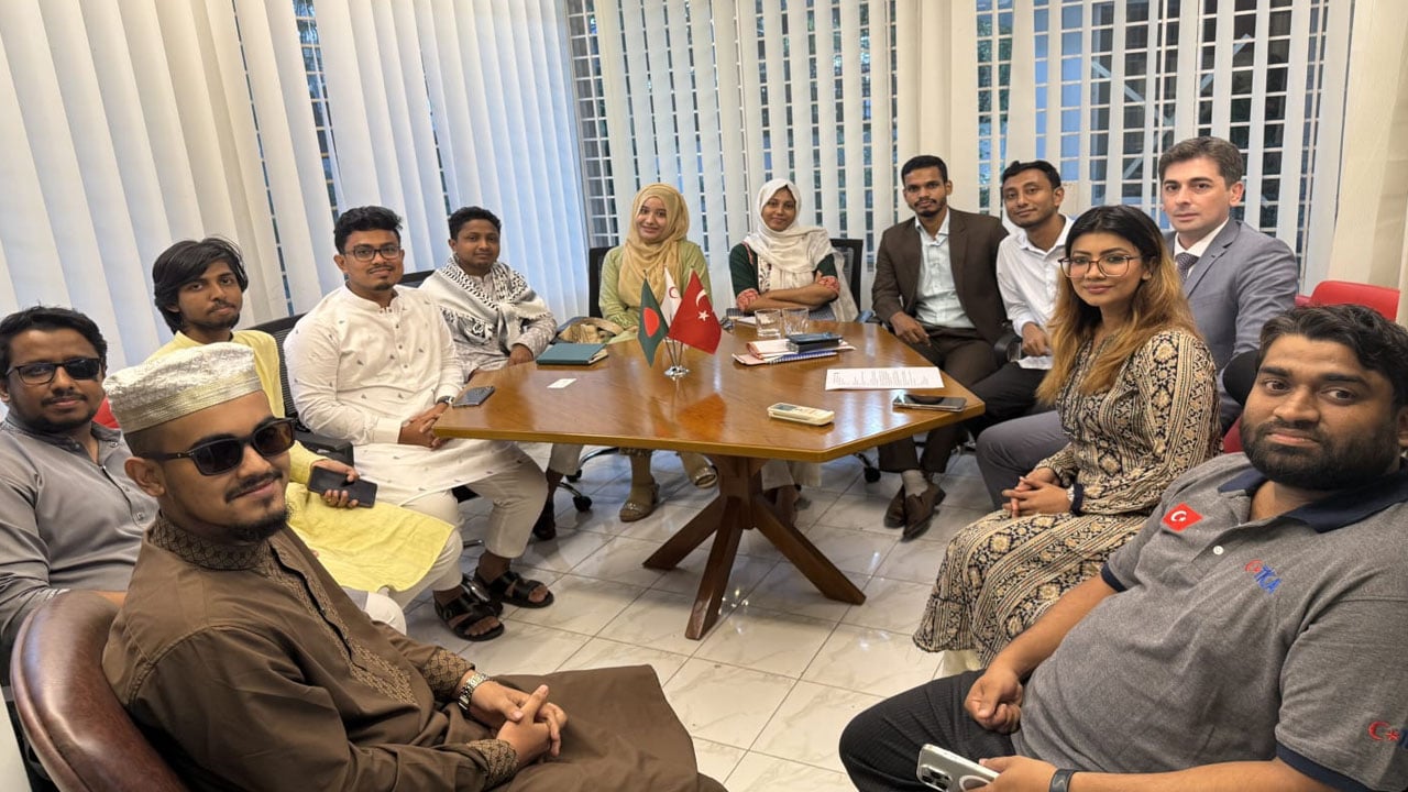 ডাকসু ও টীকা কান্ট্রি কো-অর্ডিনেটরের সৌজন্য বৈঠক