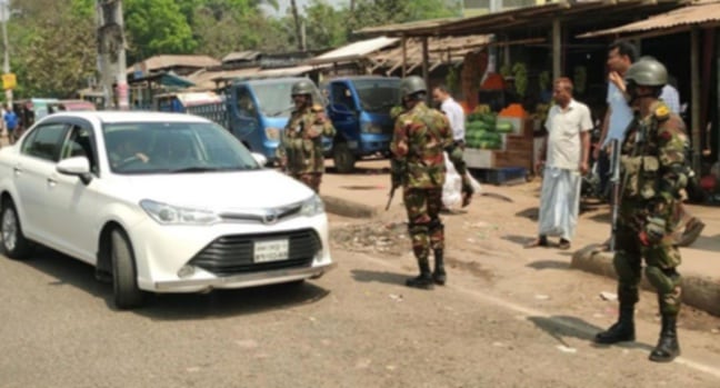 ঠাকুরগাঁওয়ে চেকপোস্ট বসিয়ে সেনাবাহিনীর ব্যাপক তল্লাশি