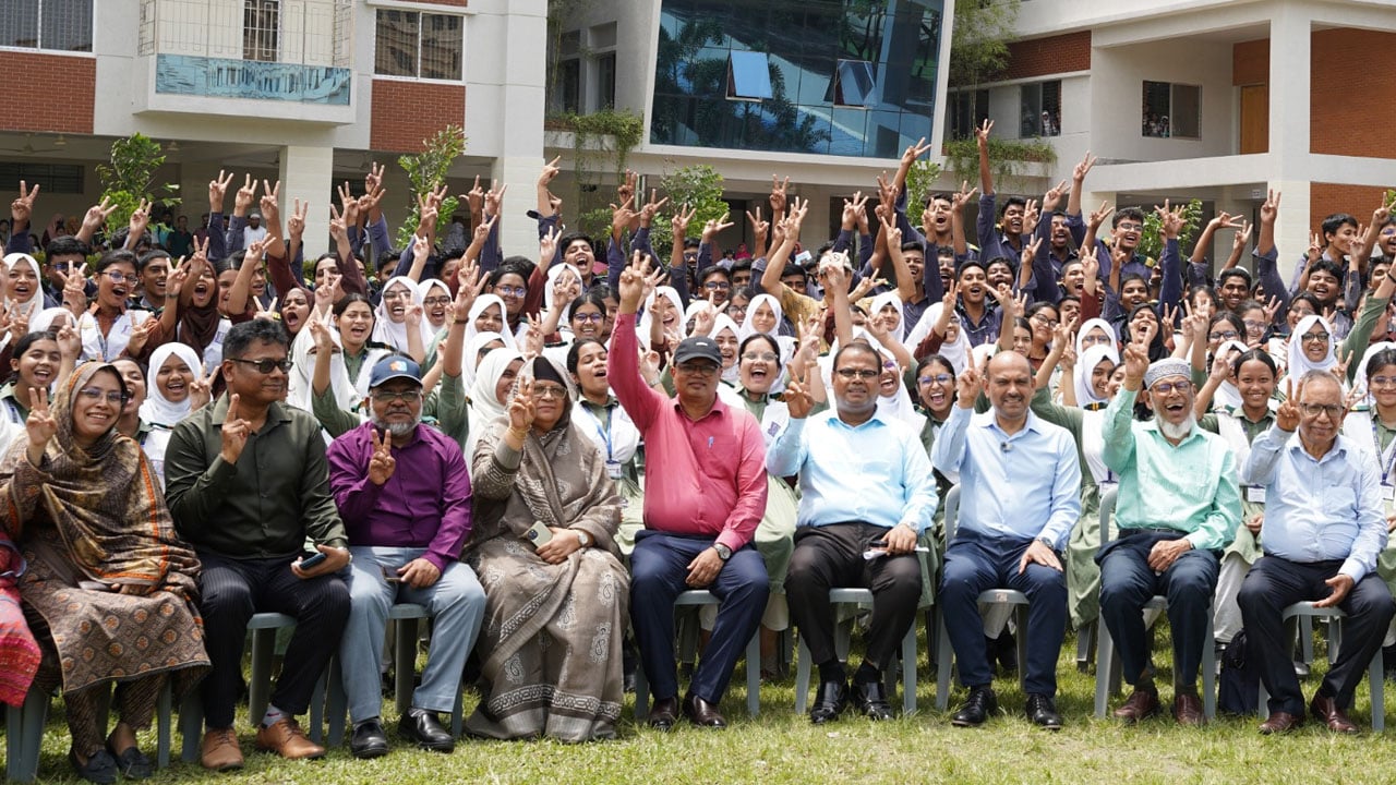 এসএসসির ফলাফলে মাইলস্টোন কলেজের প্রশংসনীয় সাফল্য