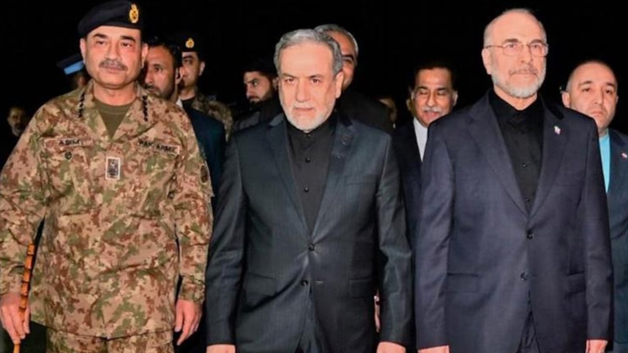 কেন প্রতিনিধিদলের নাম ‘মিনাব ১৬৮’ রাখল ইরান