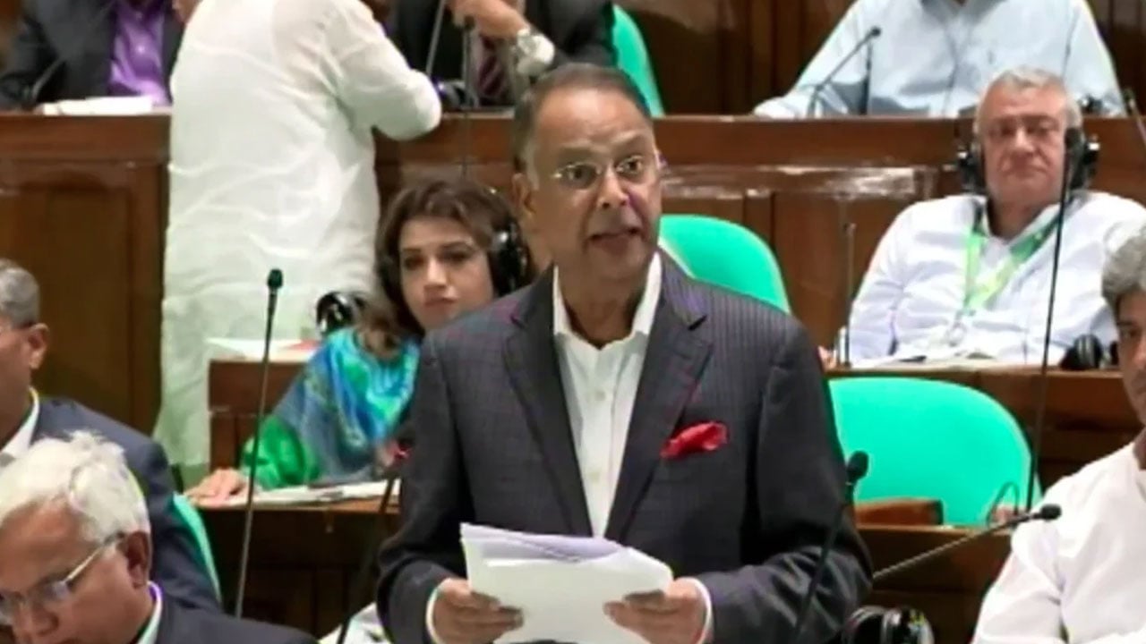 তেলের ঘাটতি নেই, আগের চেয়ে সরবরাহ বাড়ানো হয়েছে: জ্বালানিমন্ত্রী