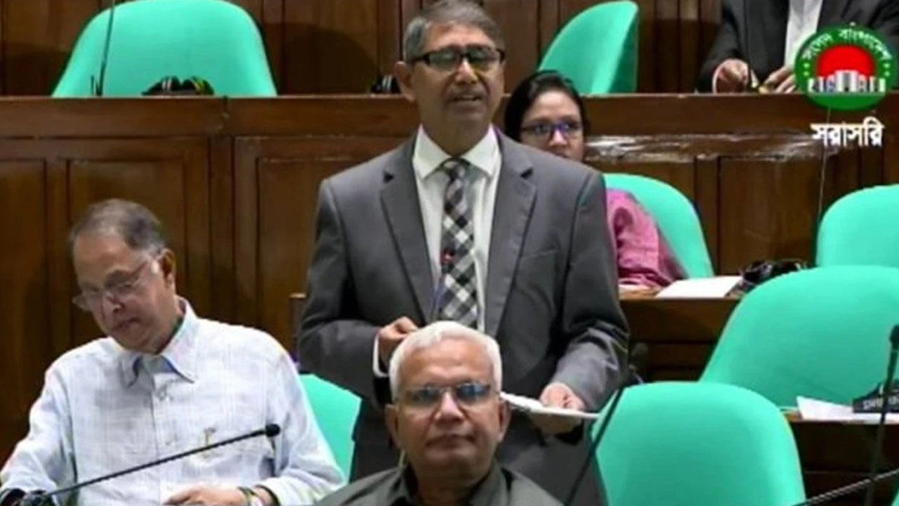 জুলাই আহত যোদ্ধাদের কর্মসংস্থান ও মাসিক ভাতার পরিকল্পনা আছে : মুক্তিযুদ্ধ মন্ত্রী
