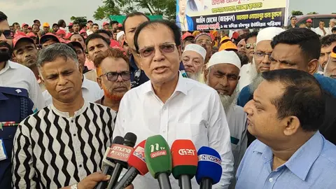 পার্শ্ববর্তী দেশের পানি বৈষম্যের কারণে তিস্তা এখন মরুভূমিতে পরিণত হয়েছে