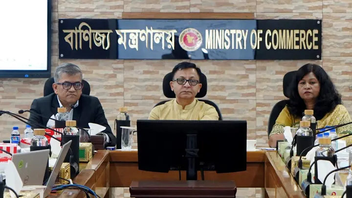 পণ্য খালাসের সময় ও ব্যয় কমাতে সমন্বিত কর্মপরিকল্পনার তাগিদ বাণিজ্যমন্ত্রীর
