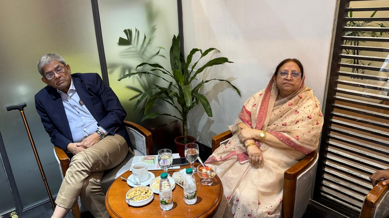 স্ত্রীসহ ব্যাংককে গেলেন মির্জা ফখরুল
