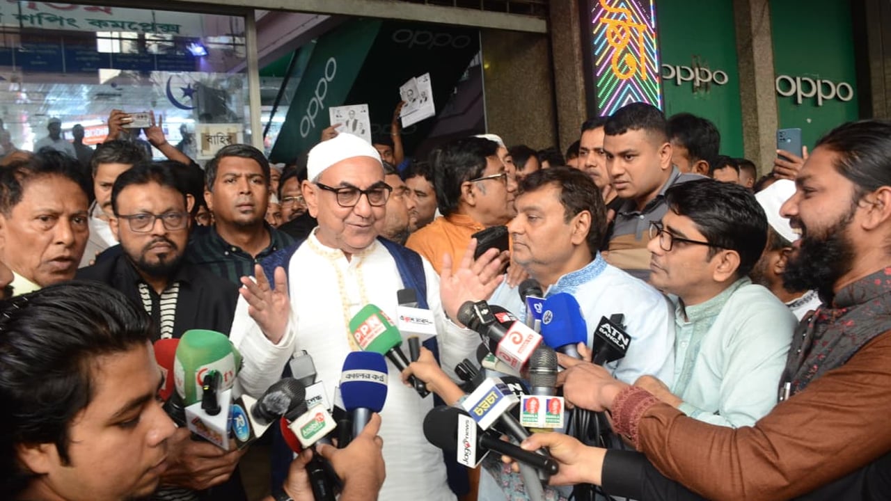 ঘুম থেকে উঠে মানুষ আল্লাহর নাম নেয়, একজন আছে জেগেই আমার নাম নেন