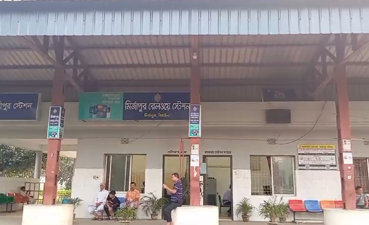 মির্জাপুরে ট্রেনে কাটা পড়ে তরুণের মৃত্যু