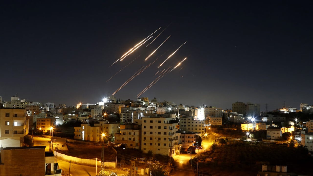 যুদ্ধজয়ের দাবি নেতানিয়াহুর, ইসরাইলে ইরানের ব্যাপক গোলাবর্ষণ