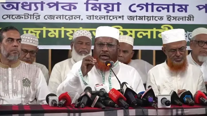 আইনশৃঙ্খলার কতটা অবনতি হলে পুলিশকে একা চলাচলে নিষেধাজ্ঞা দেওয়া হয়