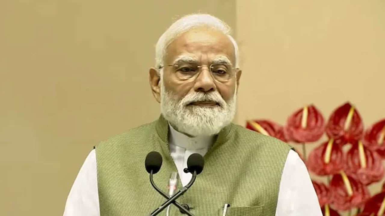 হঠাৎ কেন জেন-জির মতো রিলস বানাচ্ছেন মোদি
